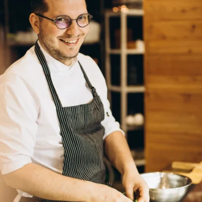 Modelo de currículum para Cocinero en Tenerife, optimizado para filtros ATS y diseñado para destacar competencias culinarias, gestión de APPCC y experiencia en hostelería.